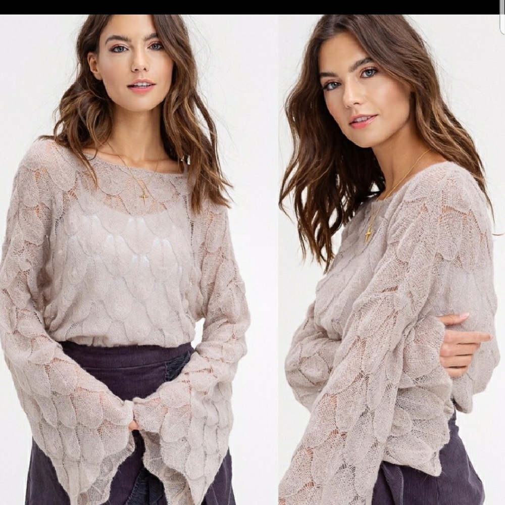 💛🐝SALE💛🐝 Delicate Scalloped Sweater💛TYGIGI💛 - Picture 3 of 8